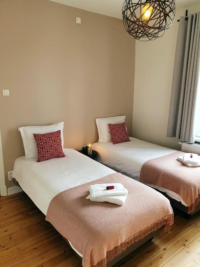 ブルージュ Trendy, Authentieke Woning Met Groot Terras En Tuinヴィラ エクステリア 写真