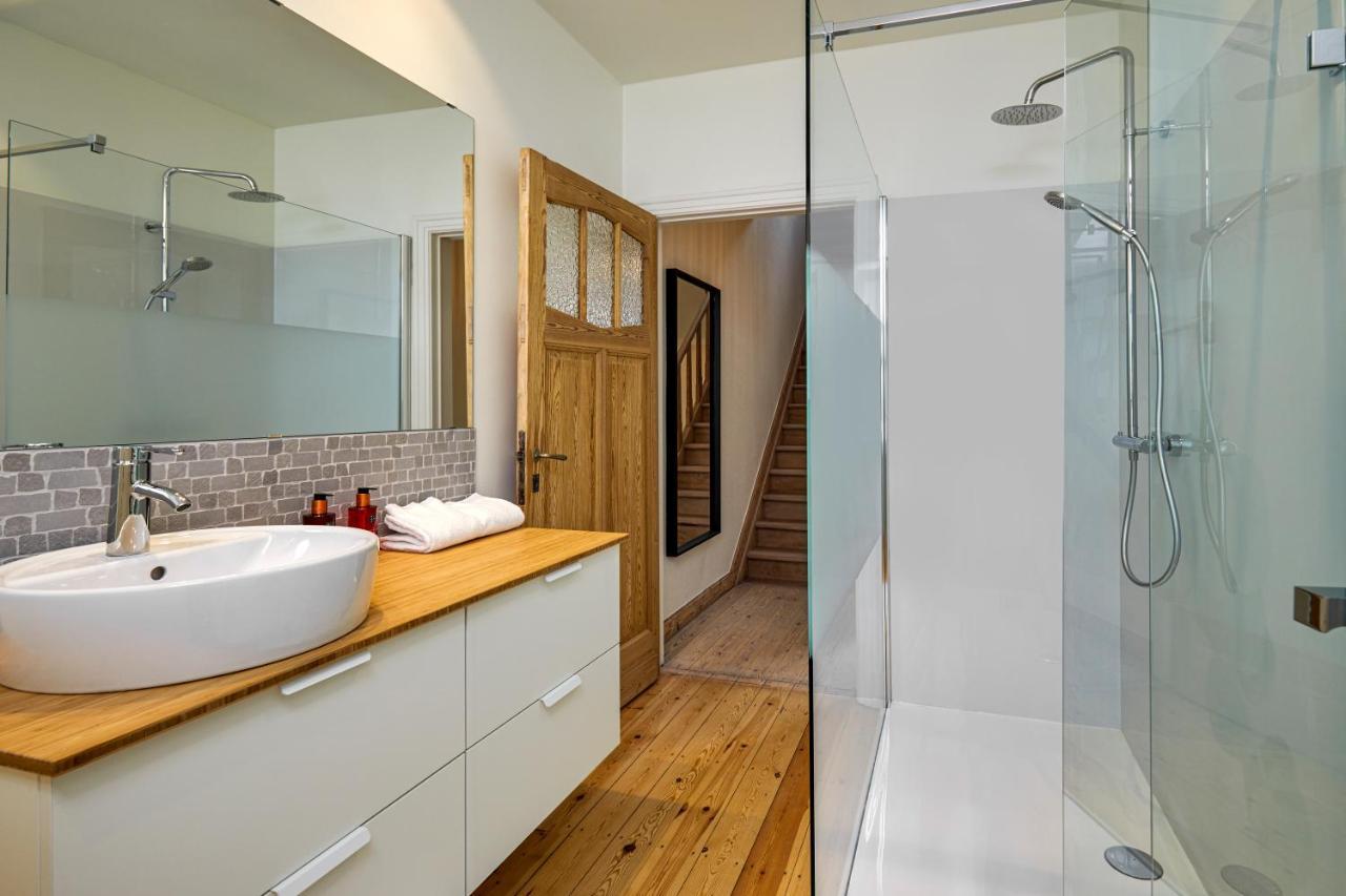 ブルージュ Trendy, Authentieke Woning Met Groot Terras En Tuinヴィラ エクステリア 写真